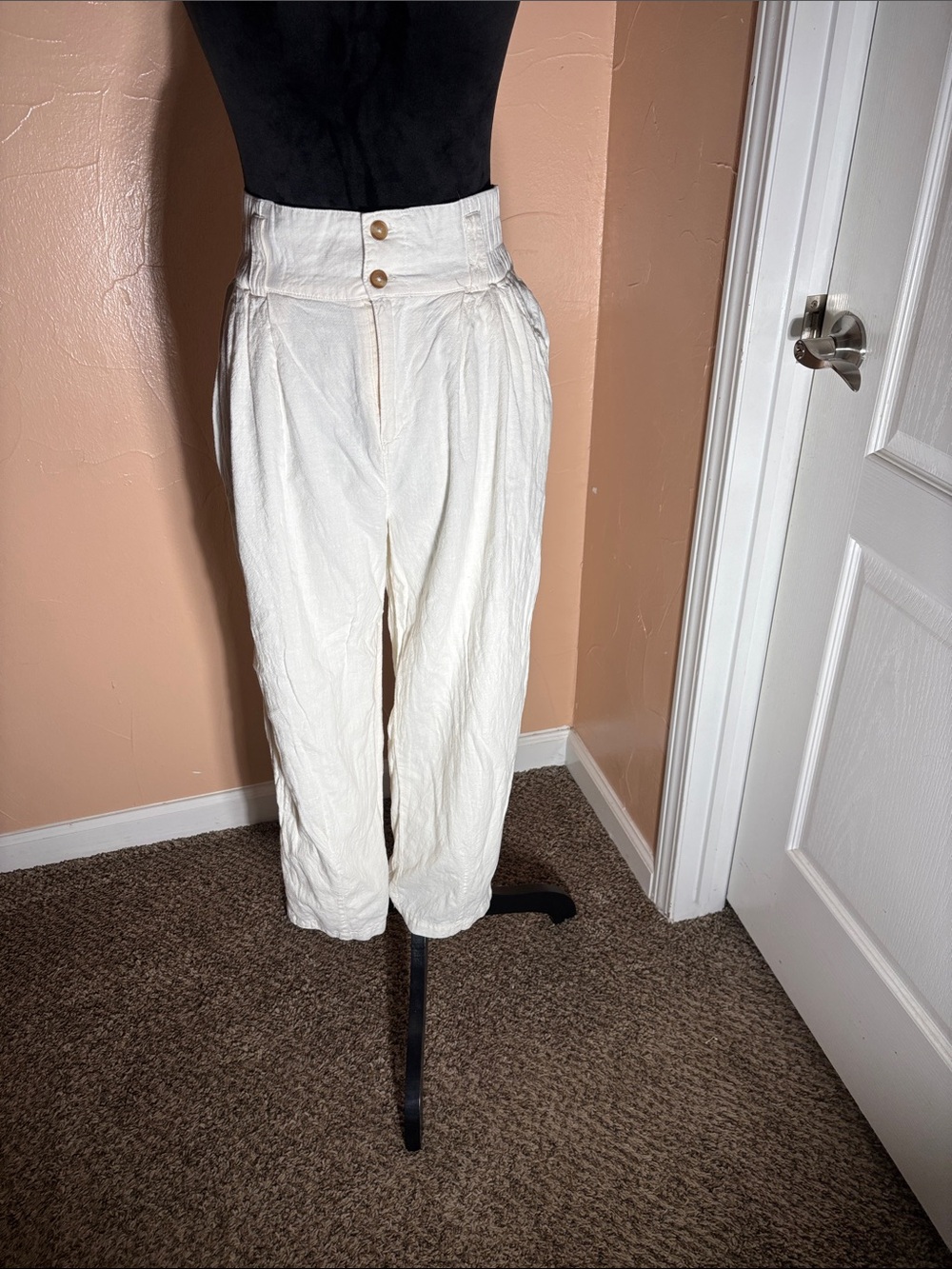 Urban Outfitters High-Waist Cream Cropped Tapered Pants